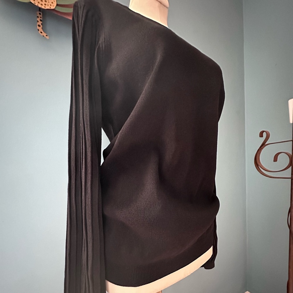 Black Pleated Balloon Sleeves Top